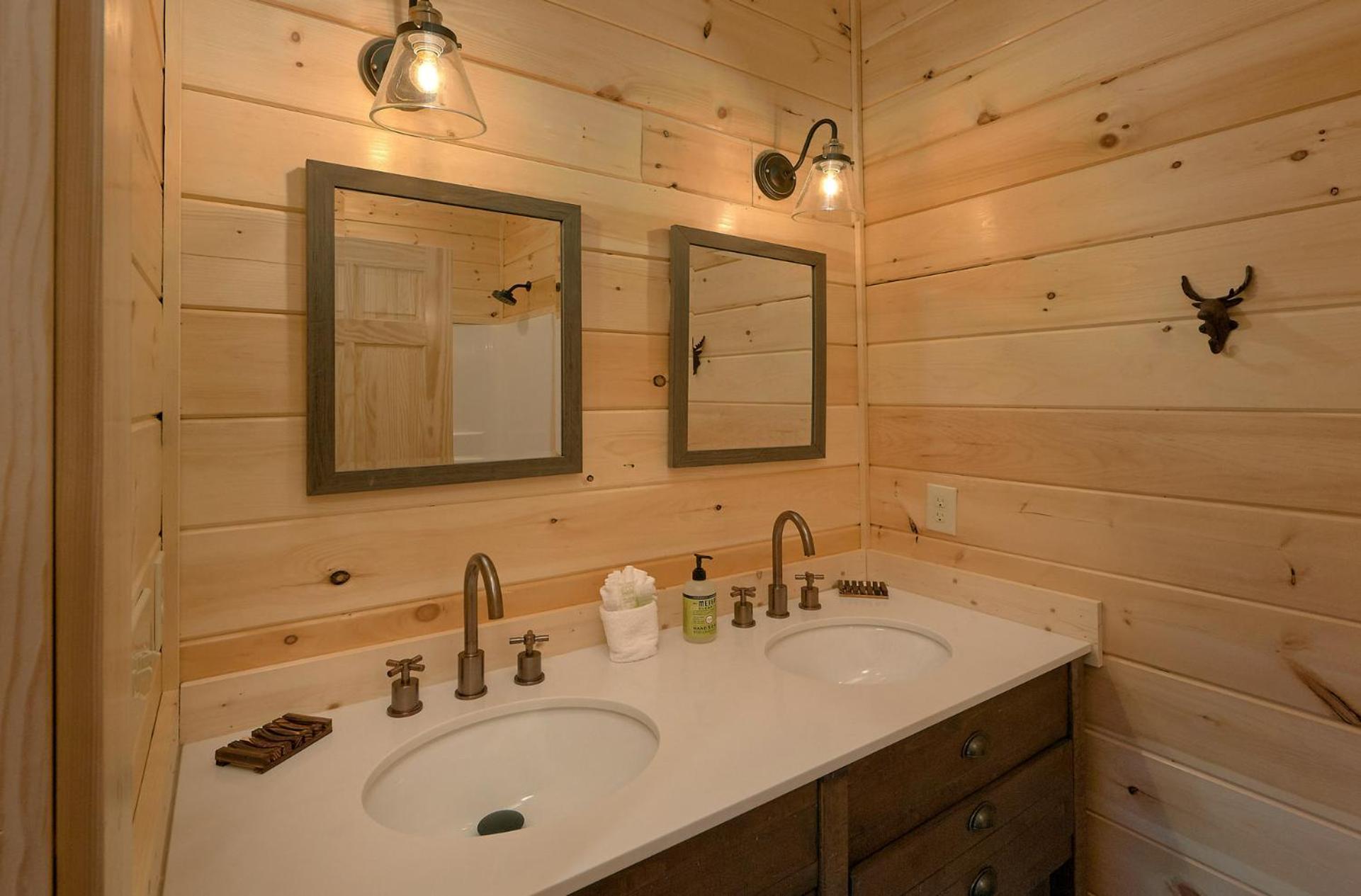 Misty Mountain Adventure Lodge Гатлінбург Екстер'єр фото